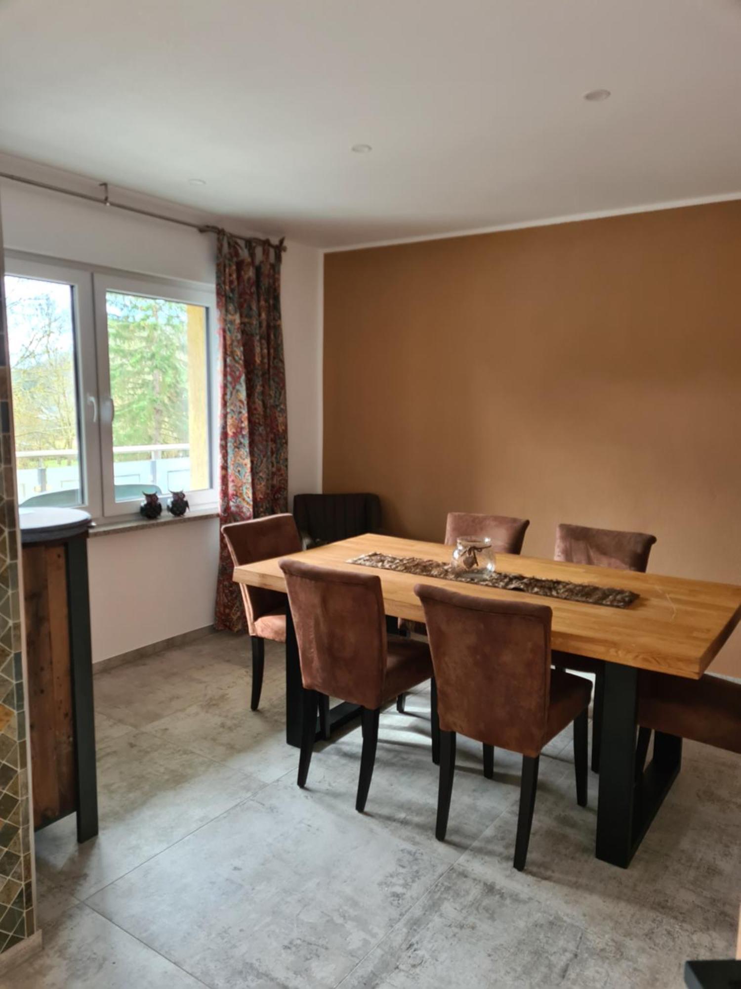 Pelm Ferienwohnung Burgblick מראה חיצוני תמונה