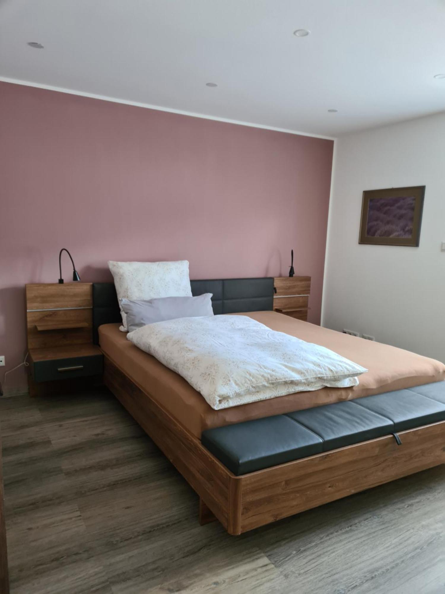 Pelm Ferienwohnung Burgblick מראה חיצוני תמונה